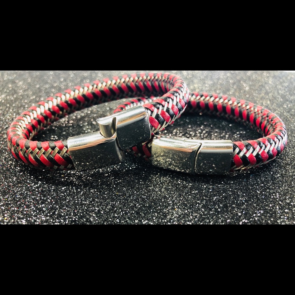 BRAIDED GENUINE LEATHER STAINLESS STEEL BRACELET.